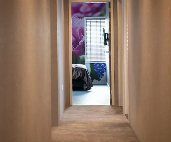 House Of Tulips Hotel 3*